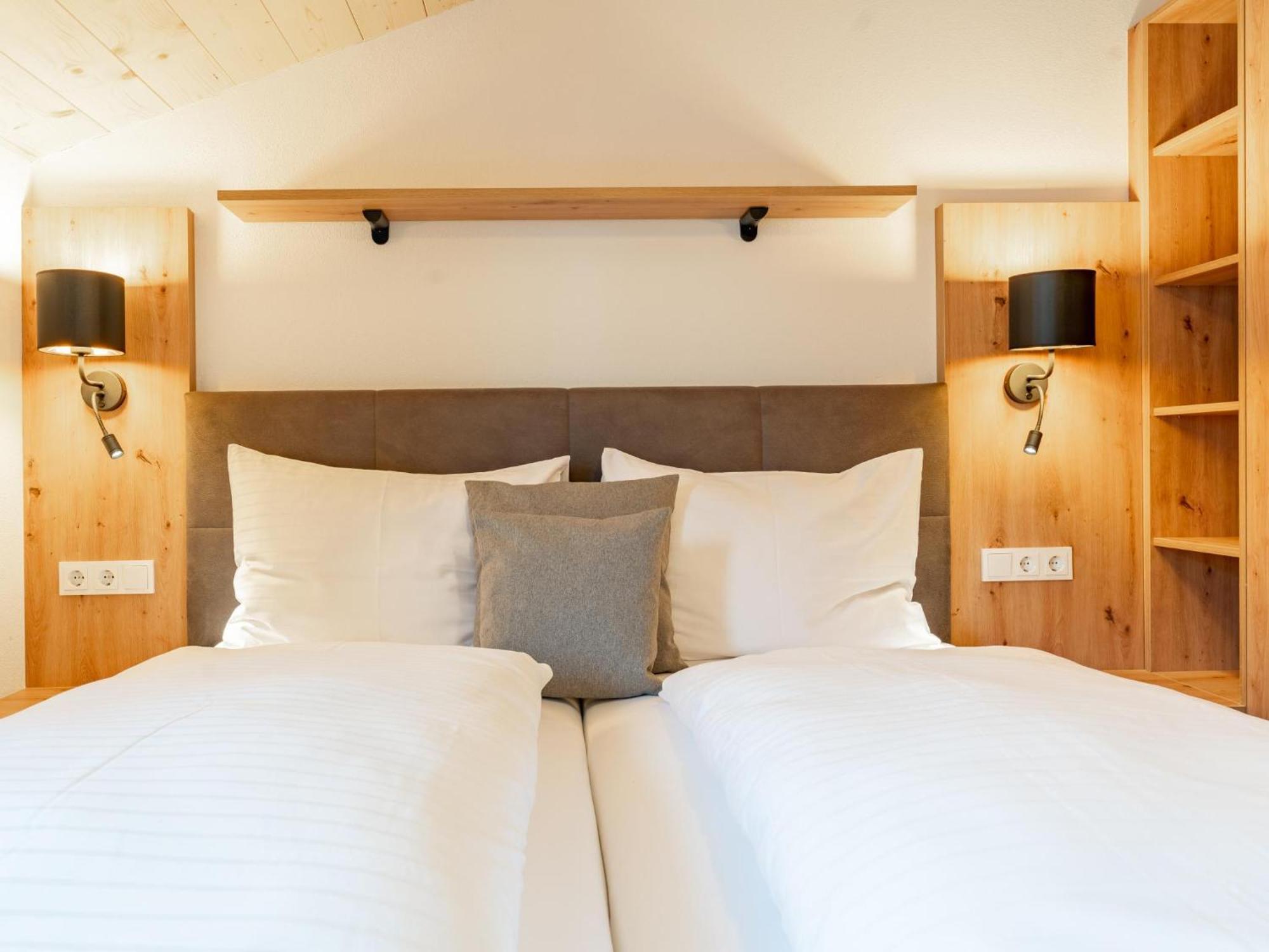 Falken Suites Top 7 Kaprun Exteriör bild