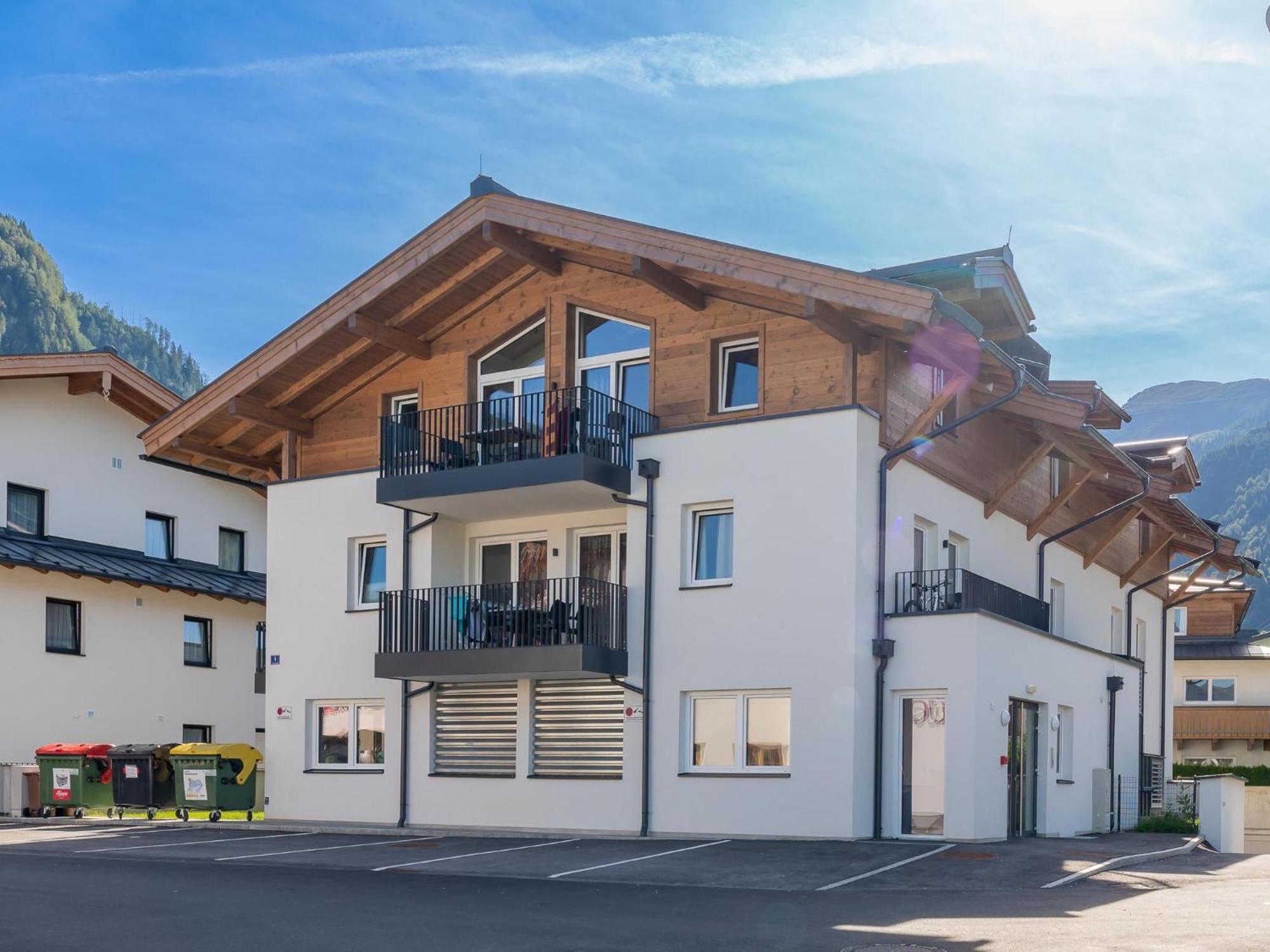 Falken Suites Top 7 Kaprun Exteriör bild