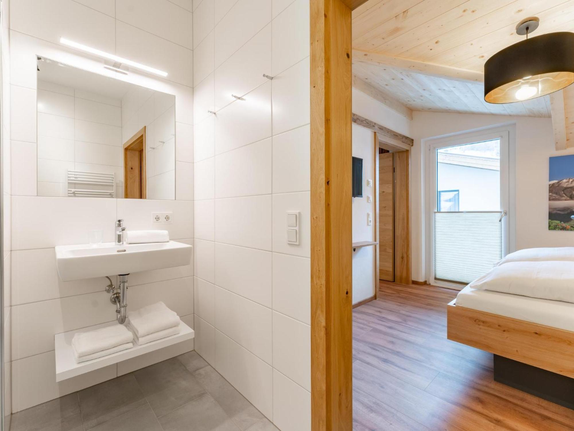 Falken Suites Top 7 Kaprun Exteriör bild