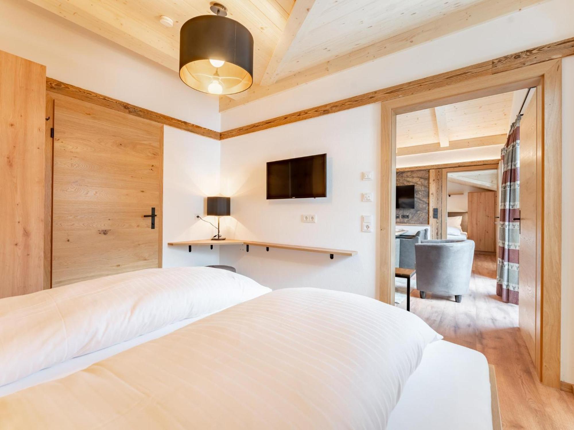 Falken Suites Top 7 Kaprun Exteriör bild