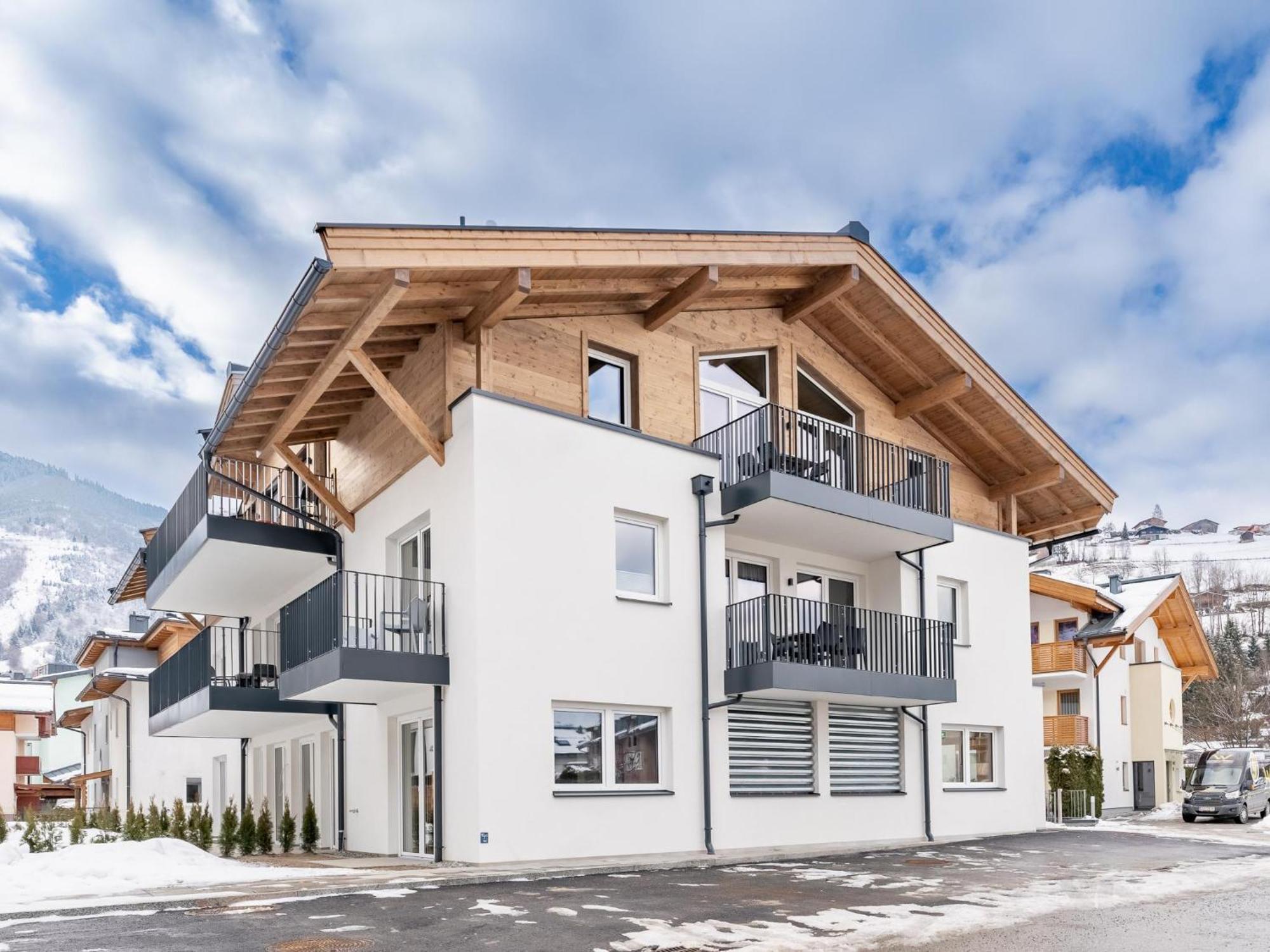 Falken Suites Top 7 Kaprun Exteriör bild